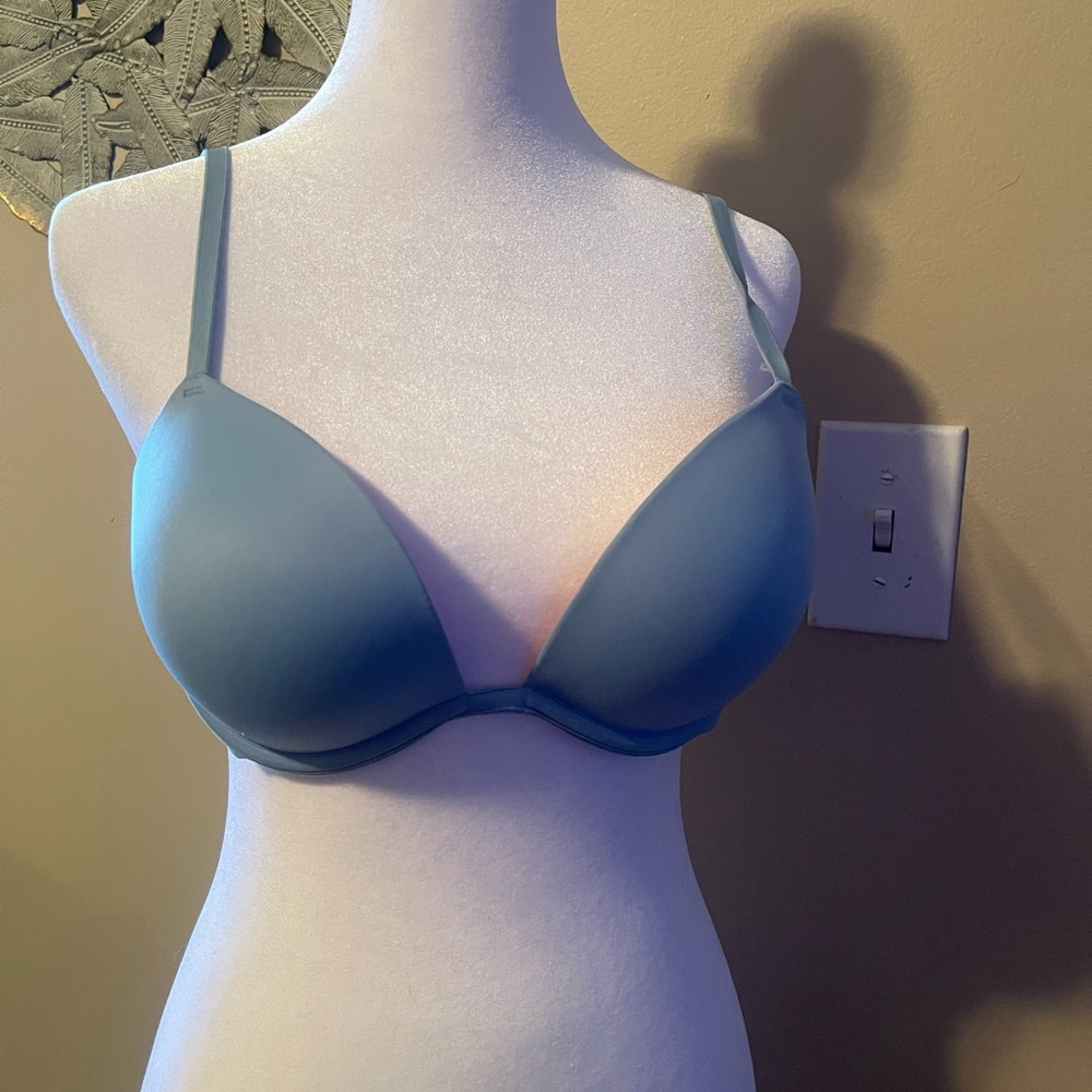 EUC! Pink by Victoria’s Secret padded push up bra 36B